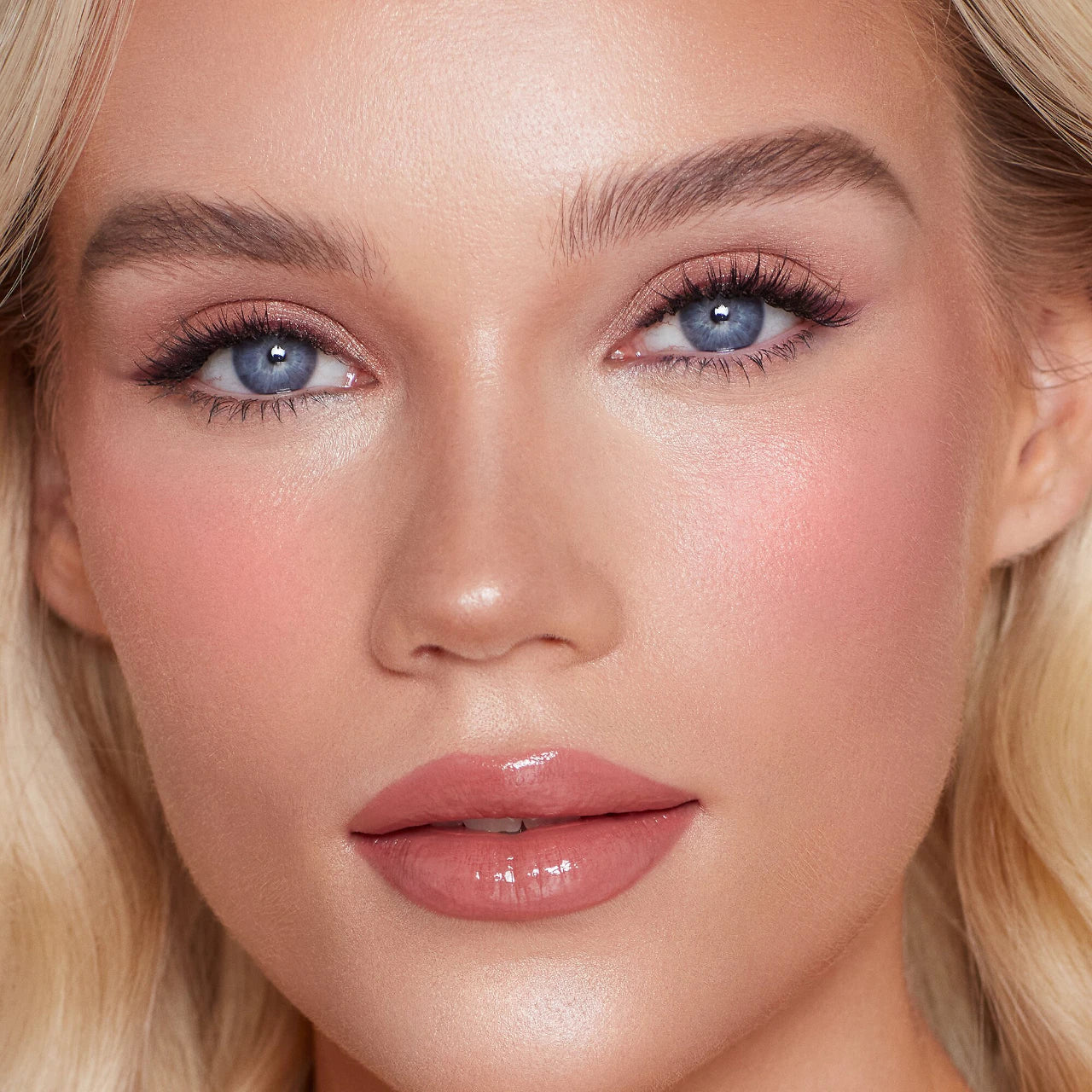 Matte Beauty Blush Wands - Charlotte Tilbury